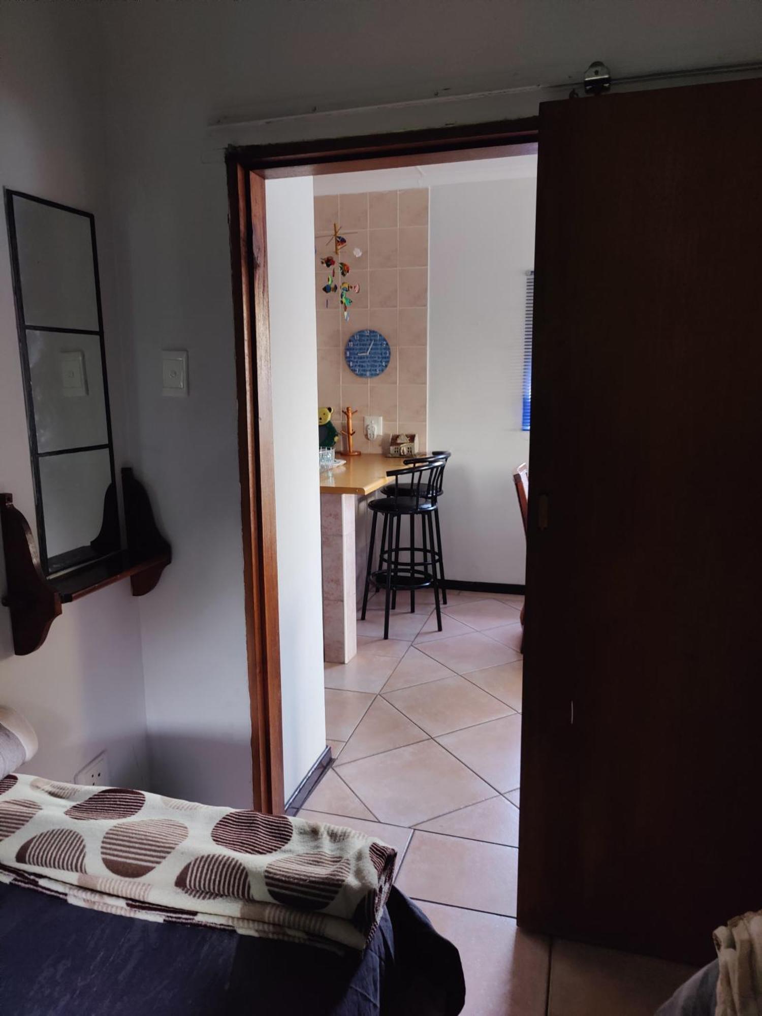 Upstairs Flat Sea Views Pet Friendly * Ballito