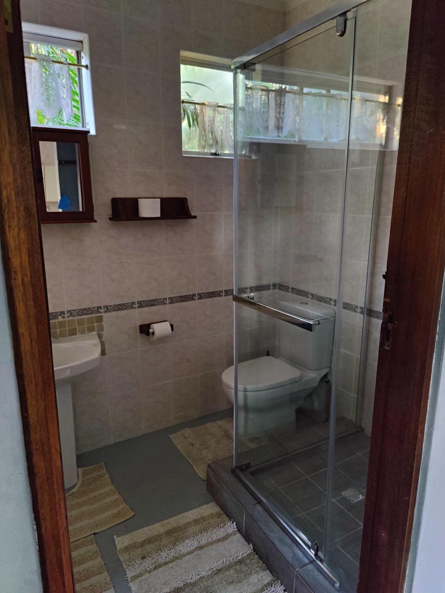 Upstairs Flat Sea Views Pet Friendly * Ballito