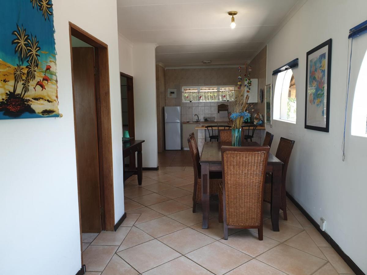 Upstairs Flat Sea Views Pet Friendly Apartment *