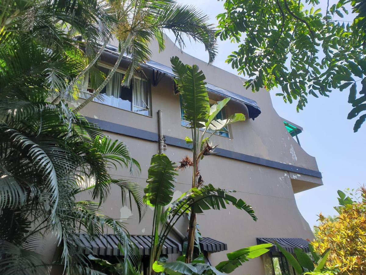 Upstairs Flat Sea Views Pet Friendly Ballito